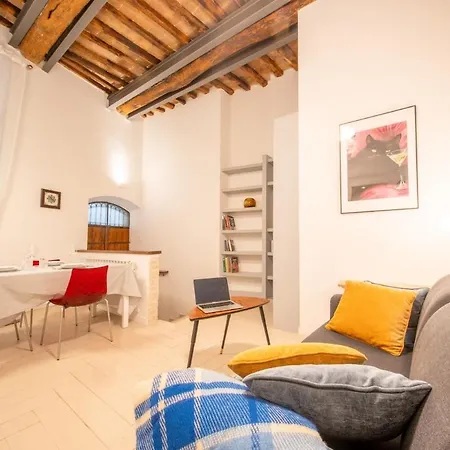 In The Historic Center Of * Перуджа